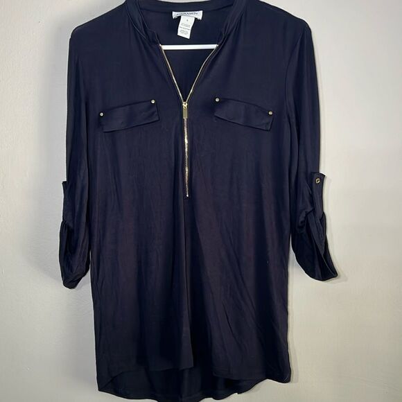 CARMEN MARC VALVO navy blue knit top. V-neck w/ zip - Picture 1 of 8